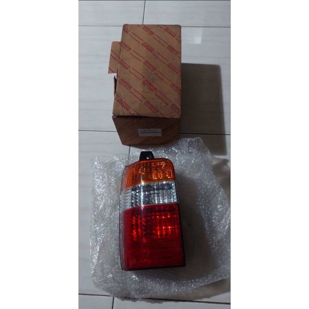 Lampu Stop Stoplamp Lampu Belakang Kijang Kapsul 2003-2004 LH Ori 81550-0B080