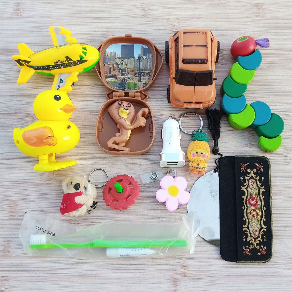 Paket 12 Mainan Figure Campur USB Mobil Tobot Madagascar Keyrings Toys Bekas