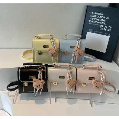 QIBFC Tas Wanita Ransel Minimalis Import dengan Gagang Atas dan Gantungan Lucu Warna Kuning Biru Hit