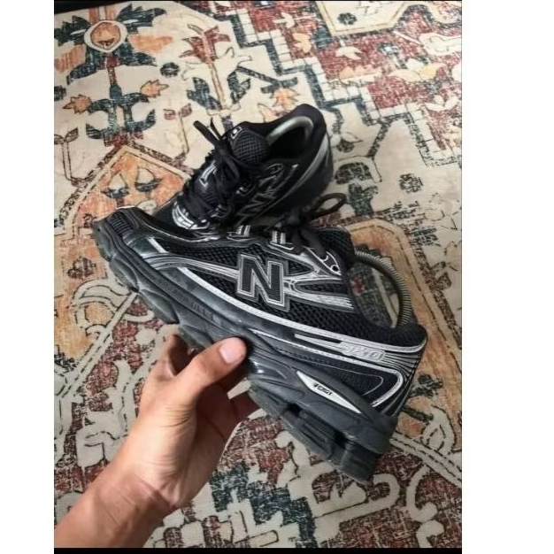 NB 740 Silver black
