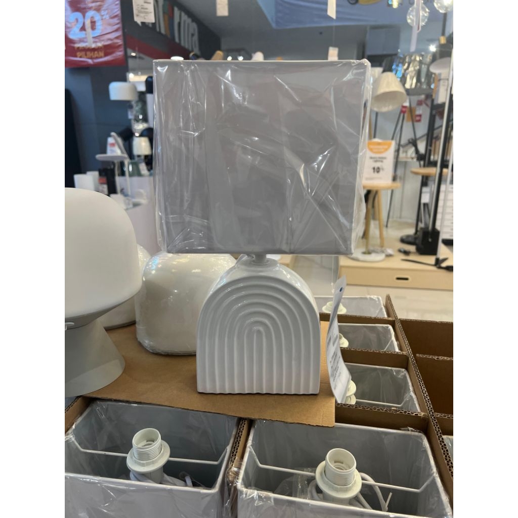 INFORMA ZOEY LAMPU (SUDAH TERMASUK BOHLAM) MEJA 17X10X30 CM WHITE // INFORMA LAMPU MEJA // LAMPU HIA