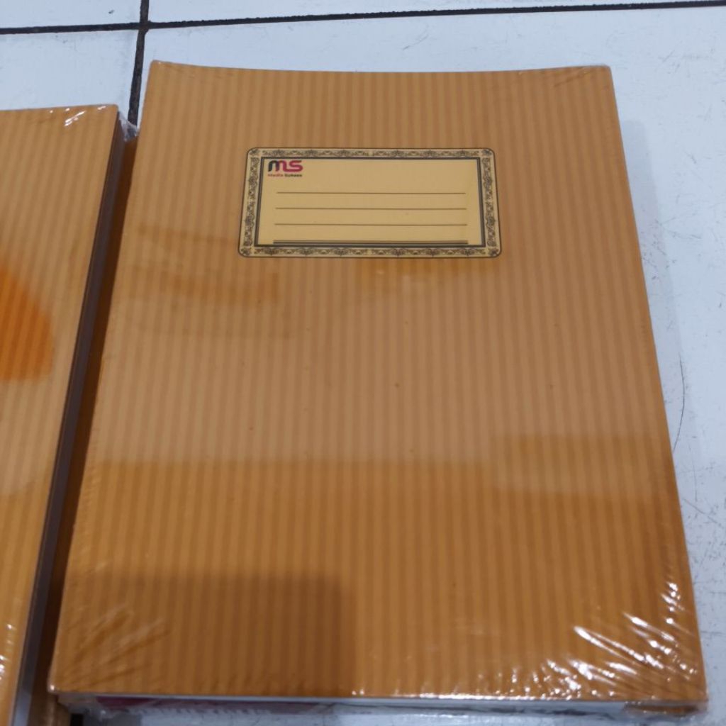 

BUKU SAMPUL COKLAT KRAFT 1 pack 10 buku ISI 38 LEMBAR