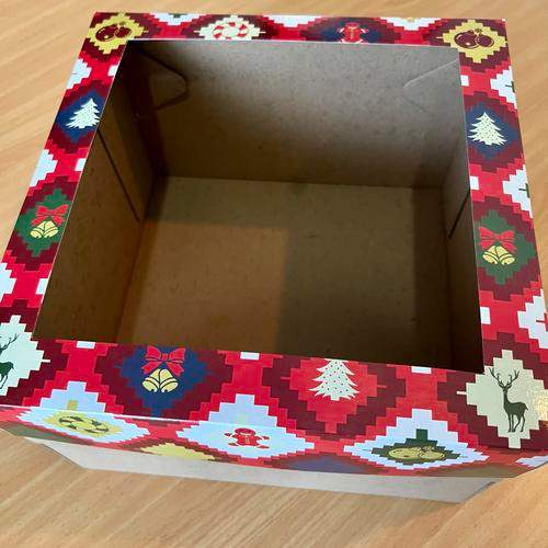 

kardus packing hampers merry christmas bahan duplex premium dus window motif mozaik ukuran 25x25x18 cm