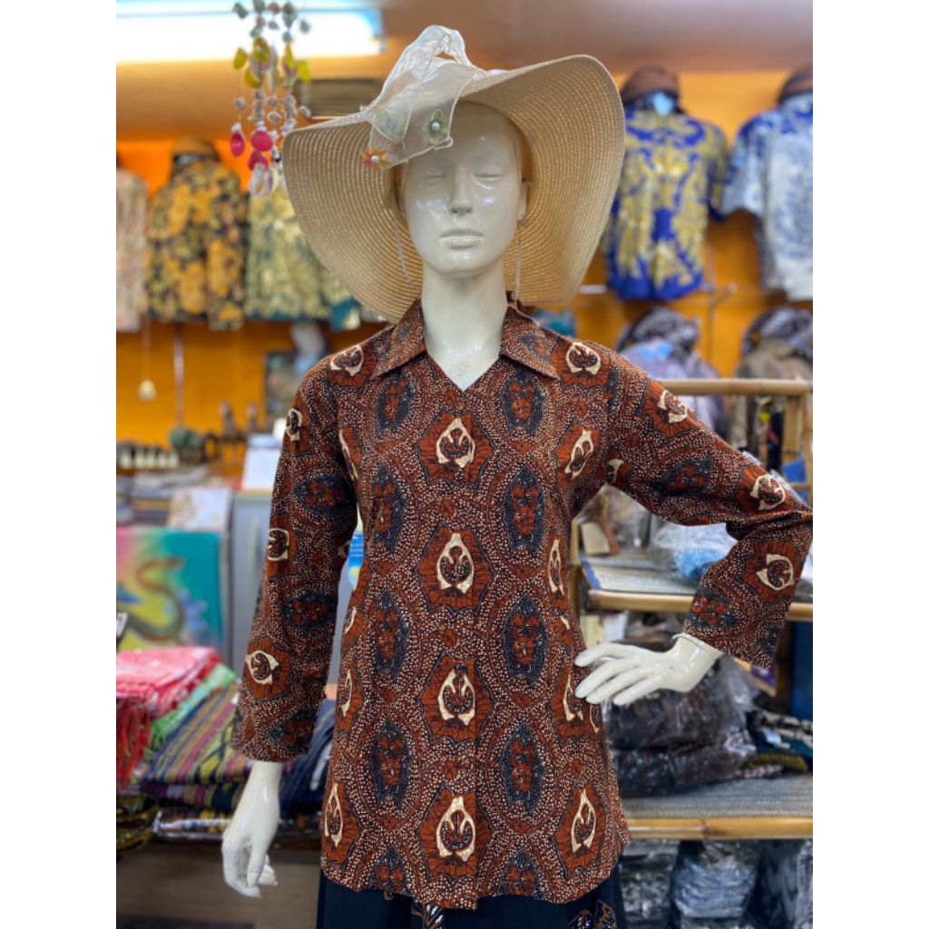 Bakul batik, Blouse batik wanita lengan panjang