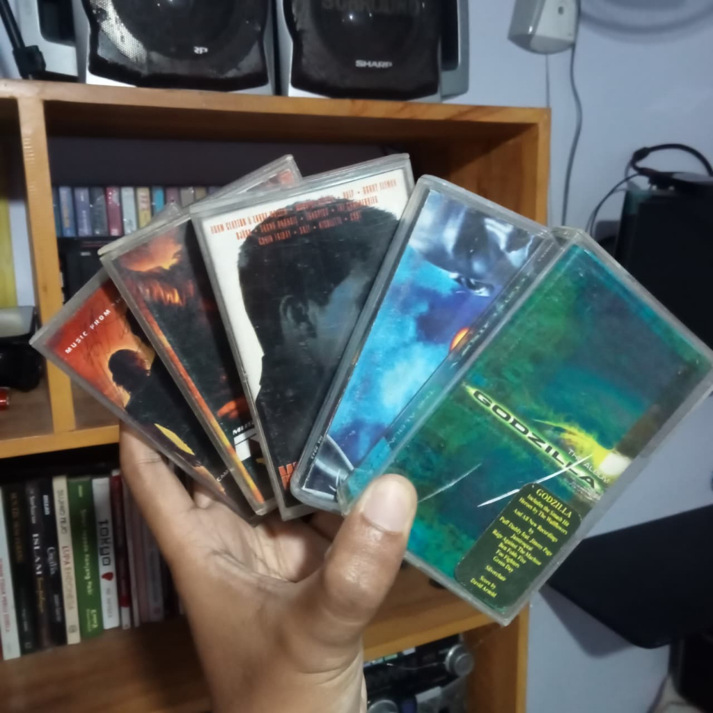 [USED ITEMS] Kaset Pita Original - Movie Soundtrack