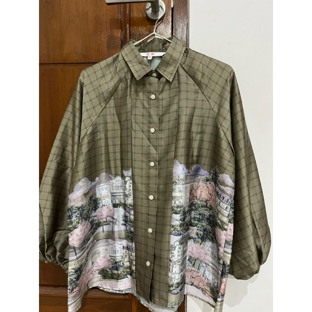 Benang Jarum blouse Preloved . Emily in Paris