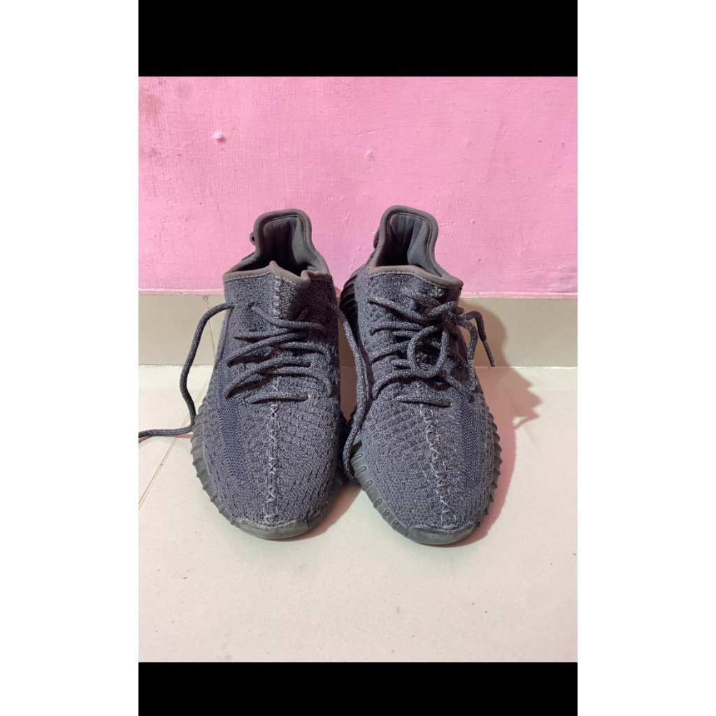 Sepatu Yeezy