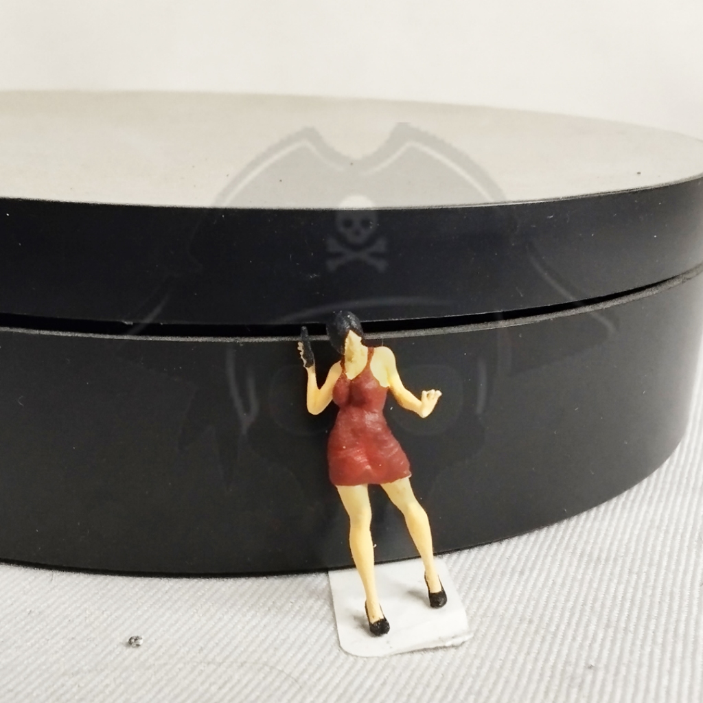 FIGURE 1:64 ADA WONG RESIDENT EVIL, FIGURE 1/64 RESIDENT EVIL