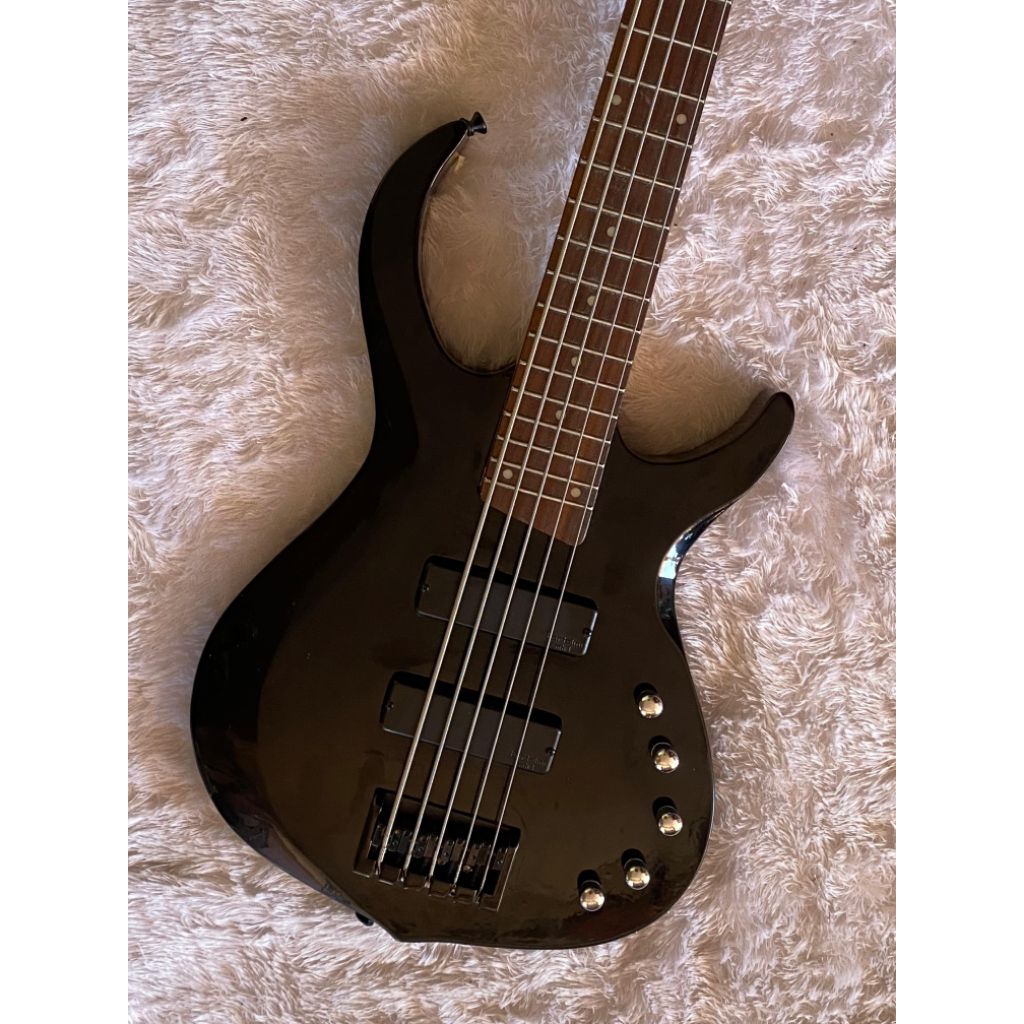 Bass 5string Marcus Miller black preamp aktive