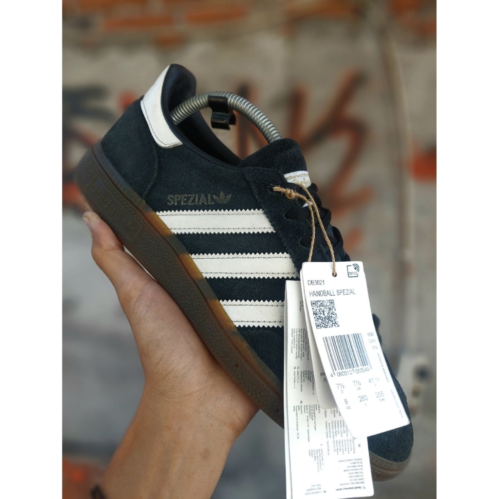 Adi Spezial Black White Second