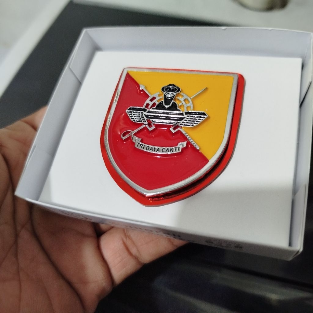 emblem baret kavaleri kav dasar akrilik mika model terbaru tni ad