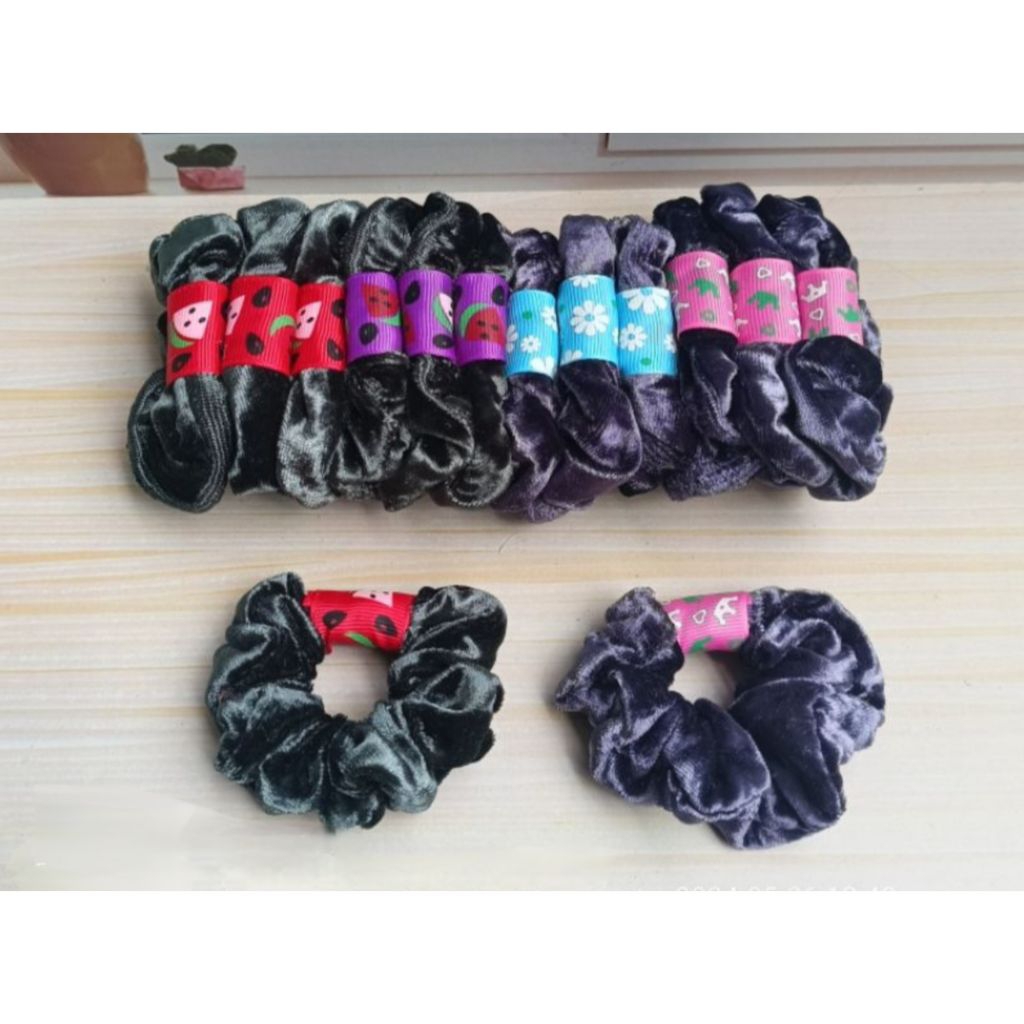 Ikat Rambut Scrunchie Bludru