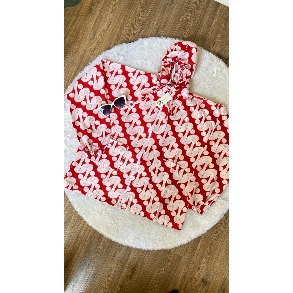Jaket overize wanita motif batik