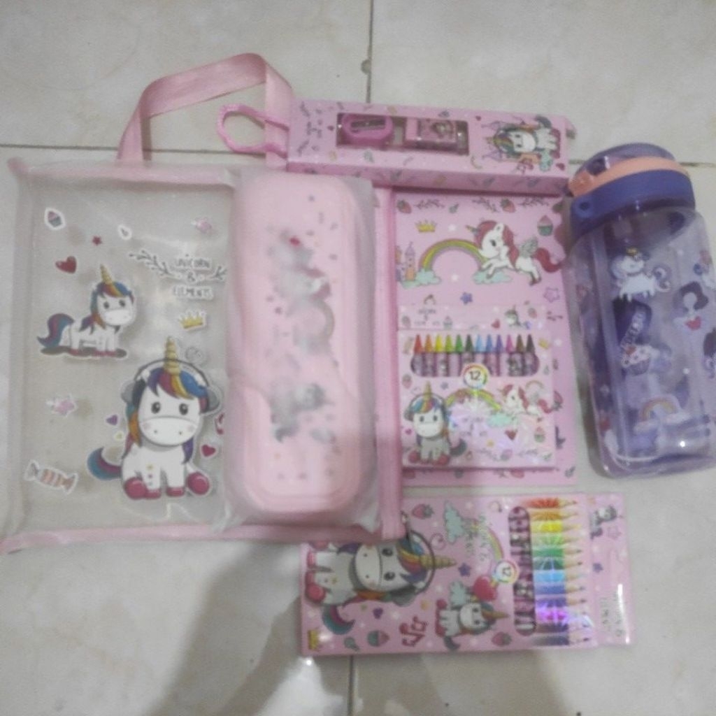 

alat tulis set unicorn + tempat minum