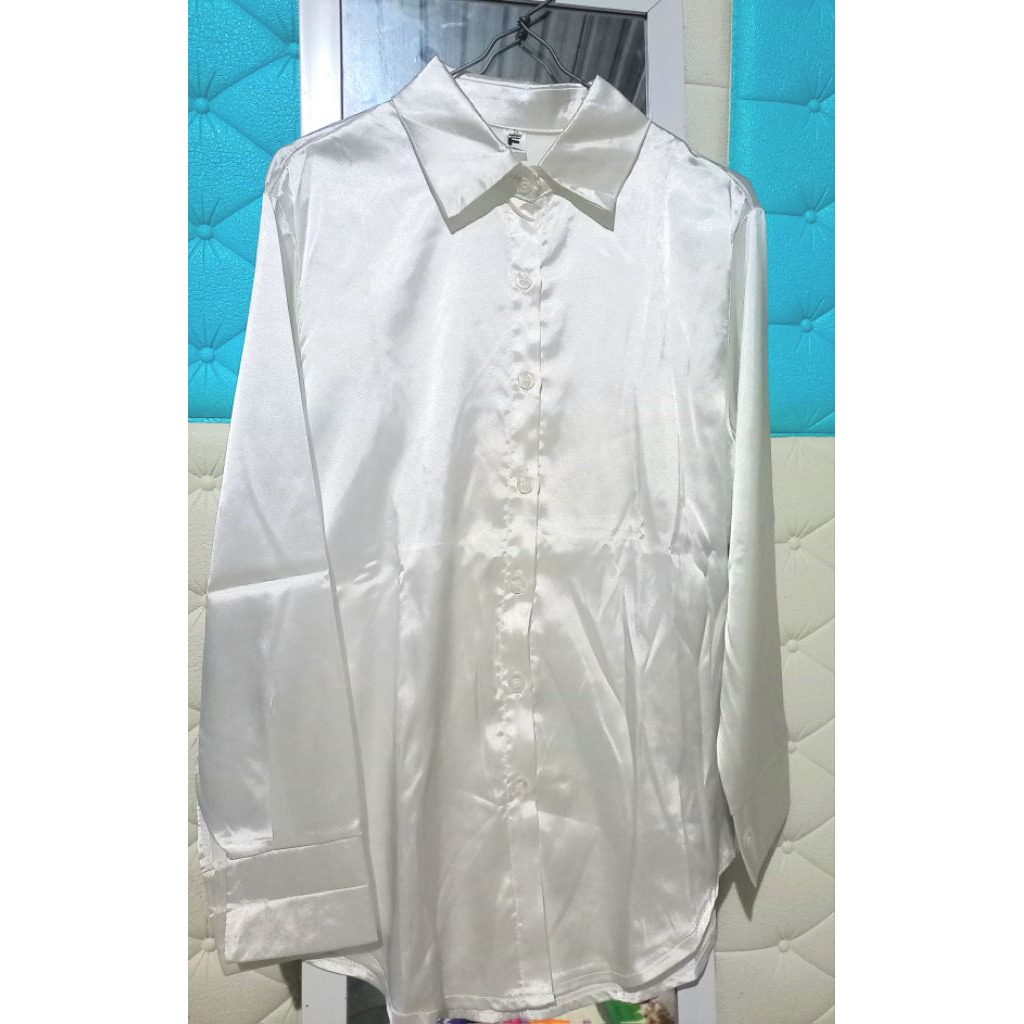 *preloved* kemeja putih /pl/pl baju/baju cewek/kemeja cewek/murah viral/second