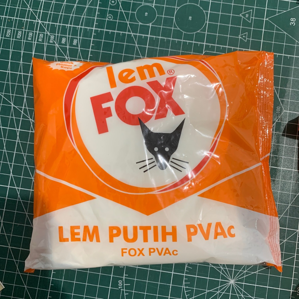 

lem Fox putih 700gram ( plastik yang besar )