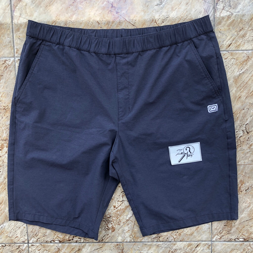 CELANA PENDEK MOUNTIA ABU TUA