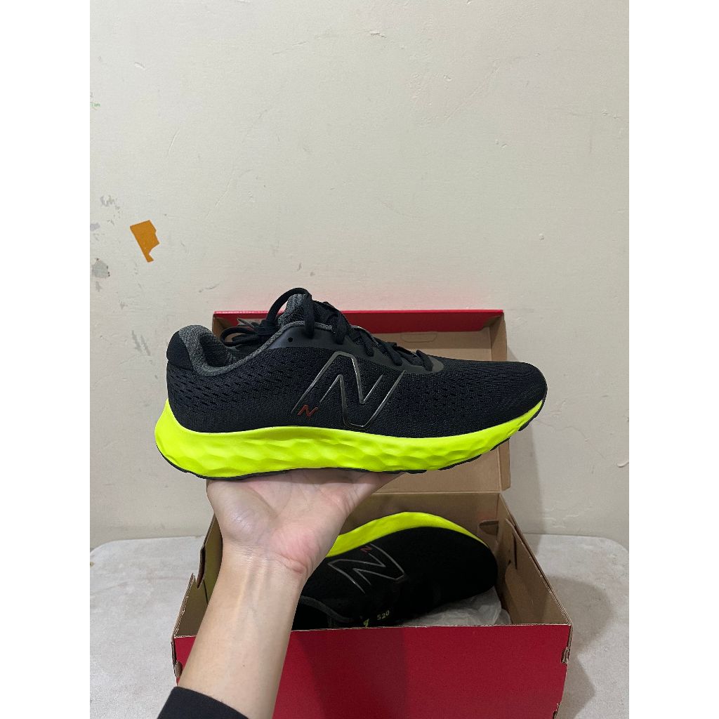 SEPATU NEW BALANCE 520 V8 PRIA RUNNING M520BG8