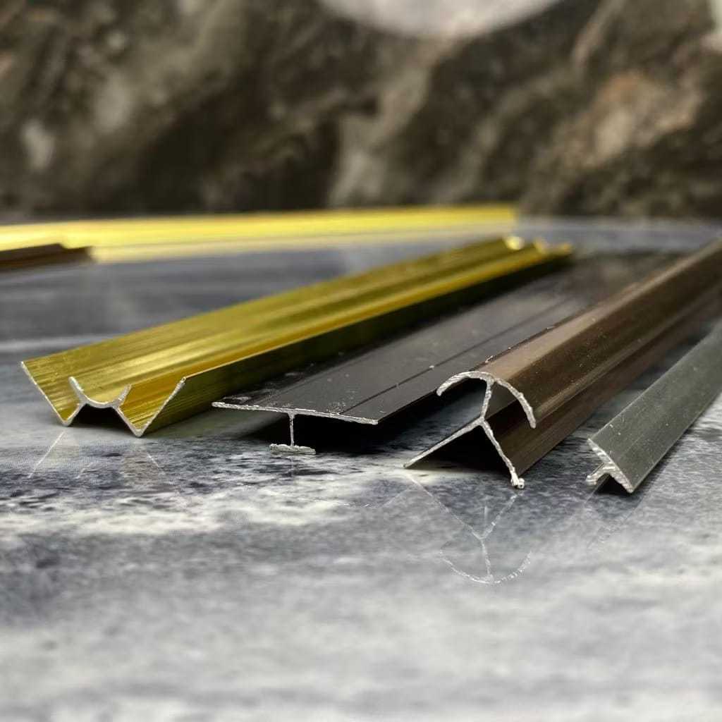 List Aluminium PVC Marmer Penutup Celah Frame Endling Aluminium Wallboard