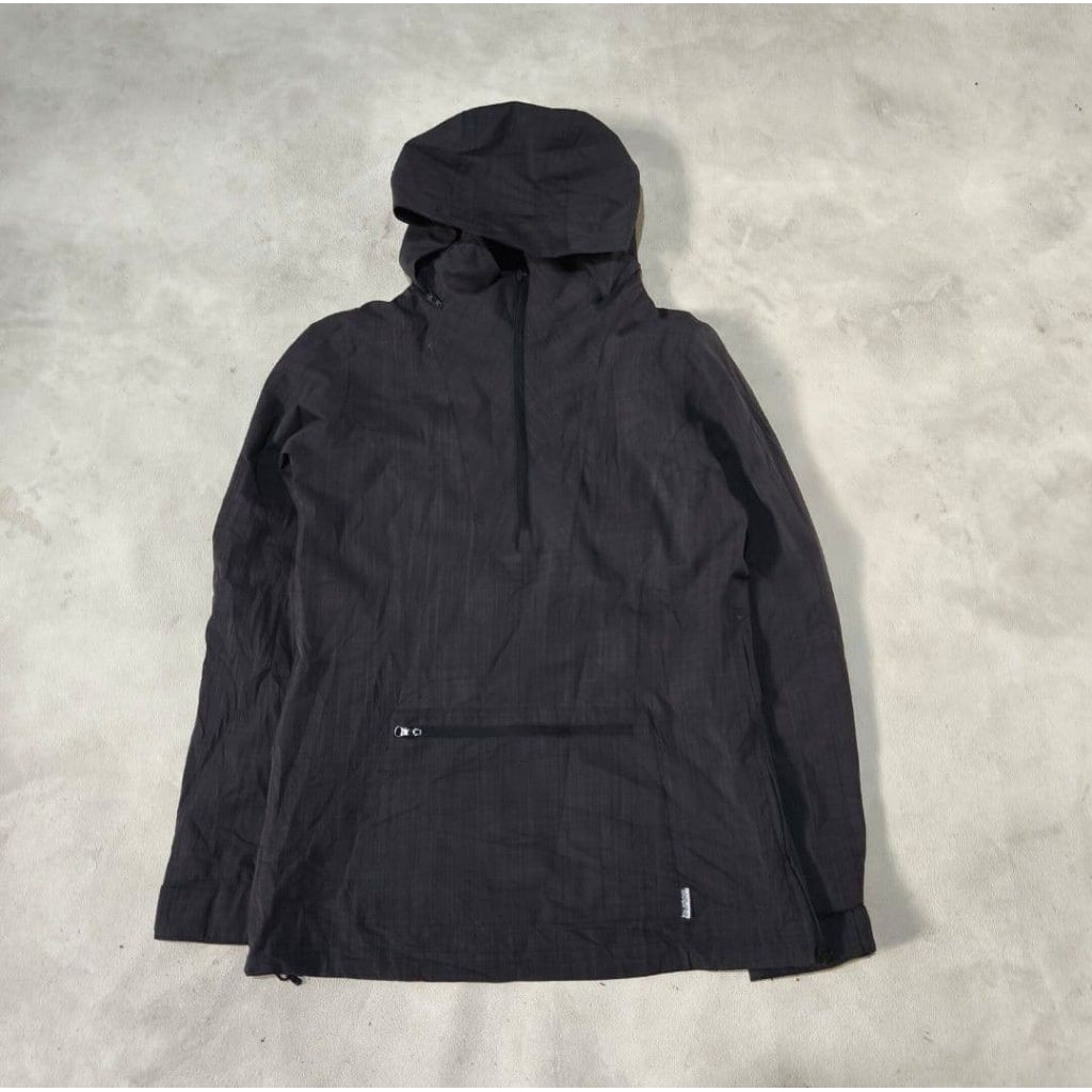 Jaket anorak outdoor hiking gunung Burton hitam