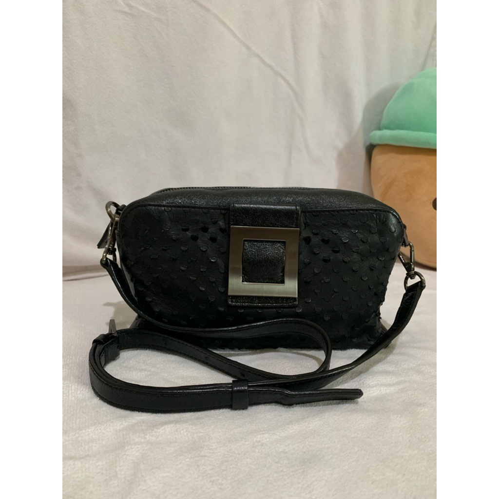 rouge and lounge shoulder bag