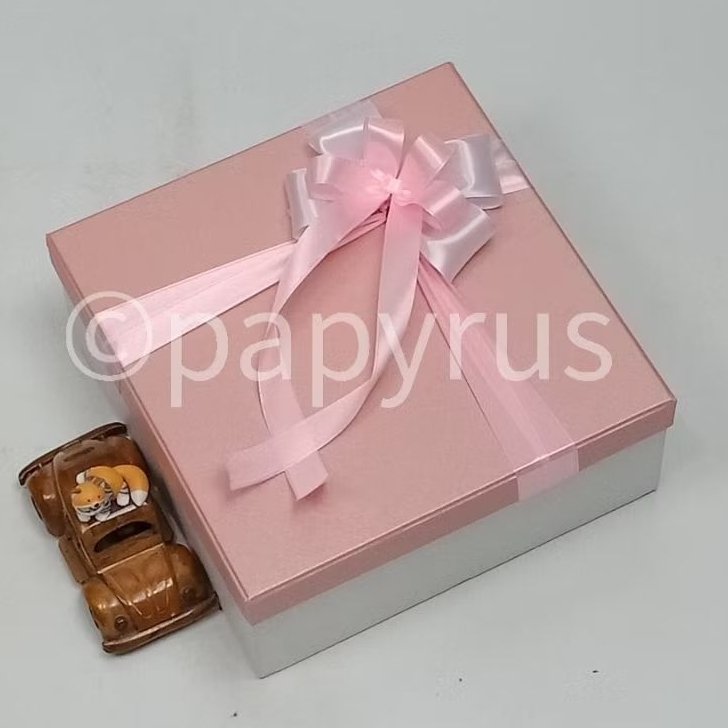 

PAPYRUS Kombinasi 25x25 Tinggi 10cm Kotak Kado Gift Box Hardbox Hampers V1