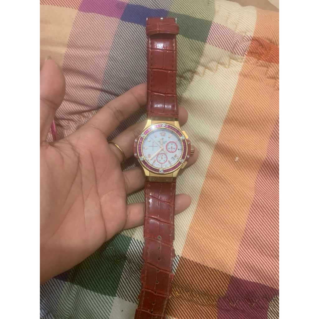jam second wanita ori Hublot