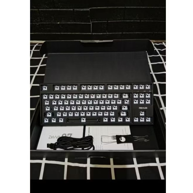 Barebone Rexus Daiva D87 Wireless