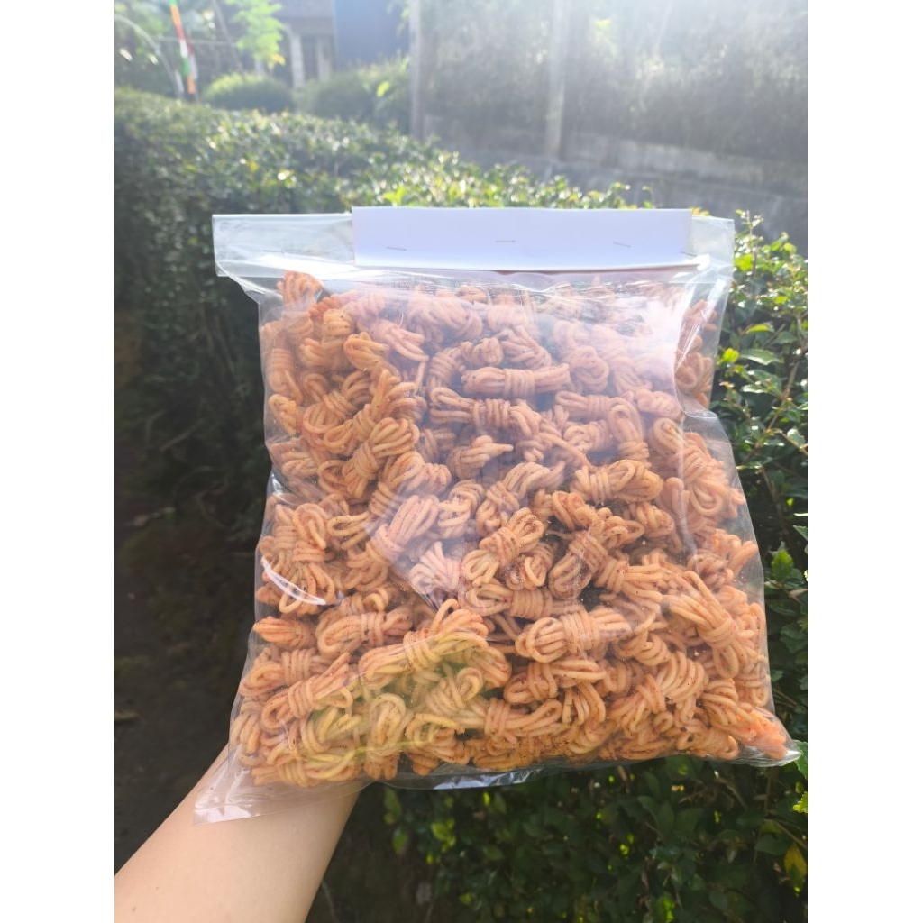 

MIE GULUNG PEDAS DAUN JERUK 1KG