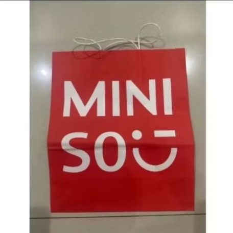 

Paperbag Miniso ukuran sedang