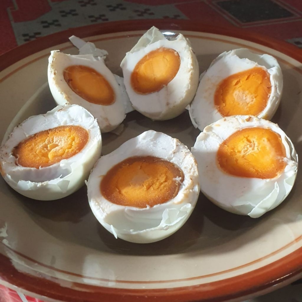 

telur asin masir berminyak kaya akan protein (10 butir)