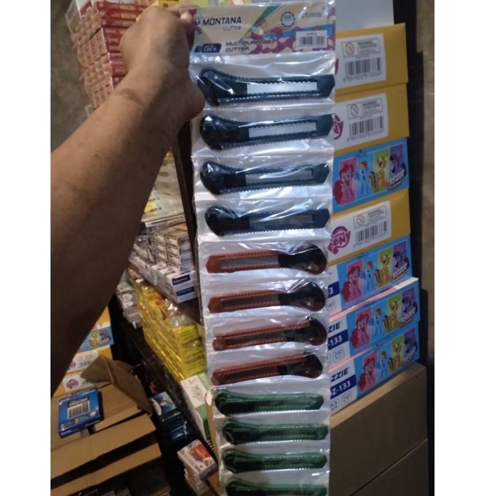 

PISAU KARTER MONTANA BESAR PERLEMBAR 12 PCS