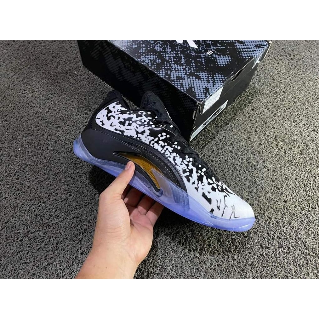 SEPATU JORDAN ZION 3 BLACK WHITE