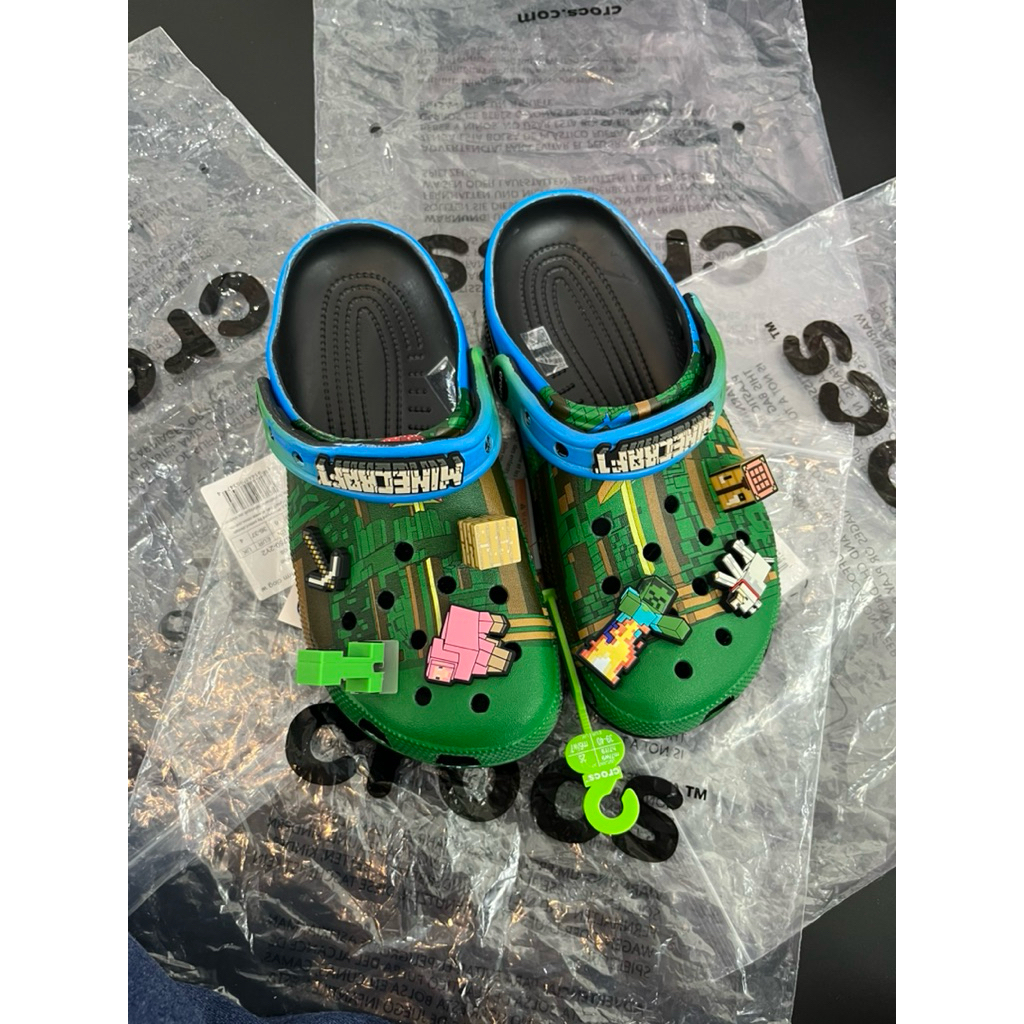 Crocs Minecraft Dewasa / Sandal Crocs MineCraft Clog colab Dewasa / Crocs Classic Minecraft colab de