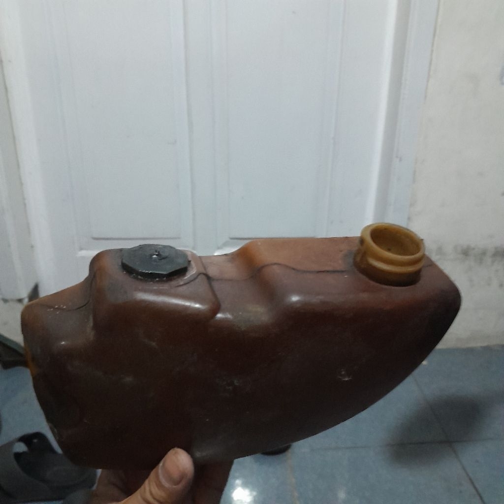 botol oli samping suzuki fr80