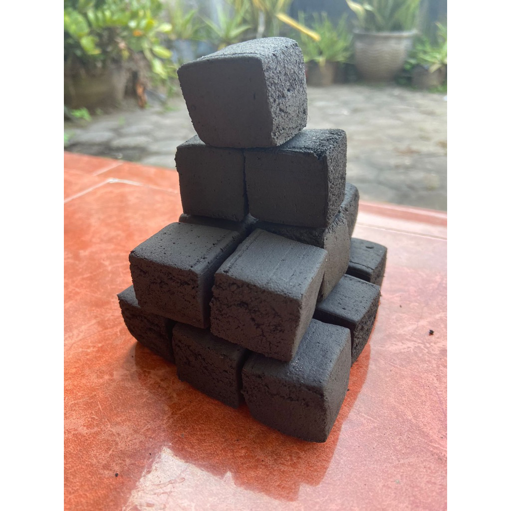 ARANG BRIKET TONGKOL JAGUNG