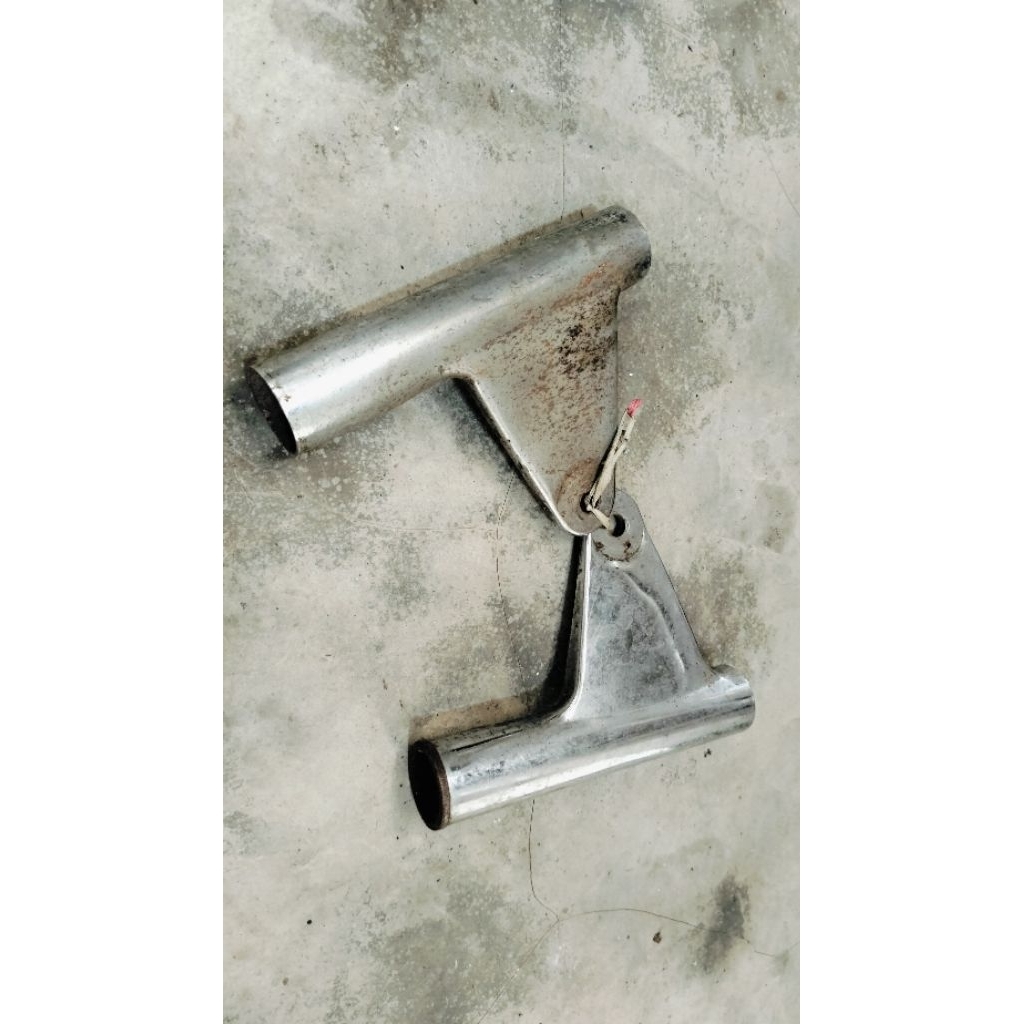 KUPINGAN DUDUKAN LAMPU DEPAN BINTER GTO BINTER KH110 KH100 ORIGINAL