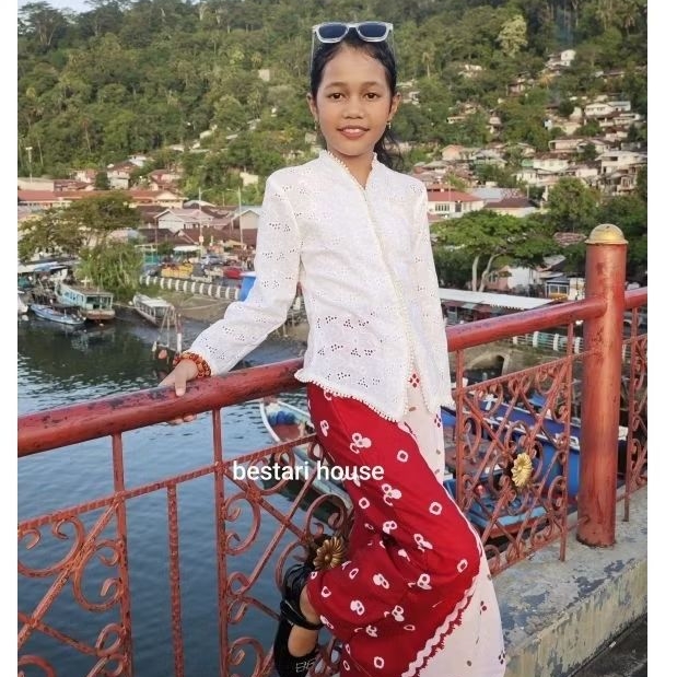 Kebaya Putih Katun Bordir Elegant