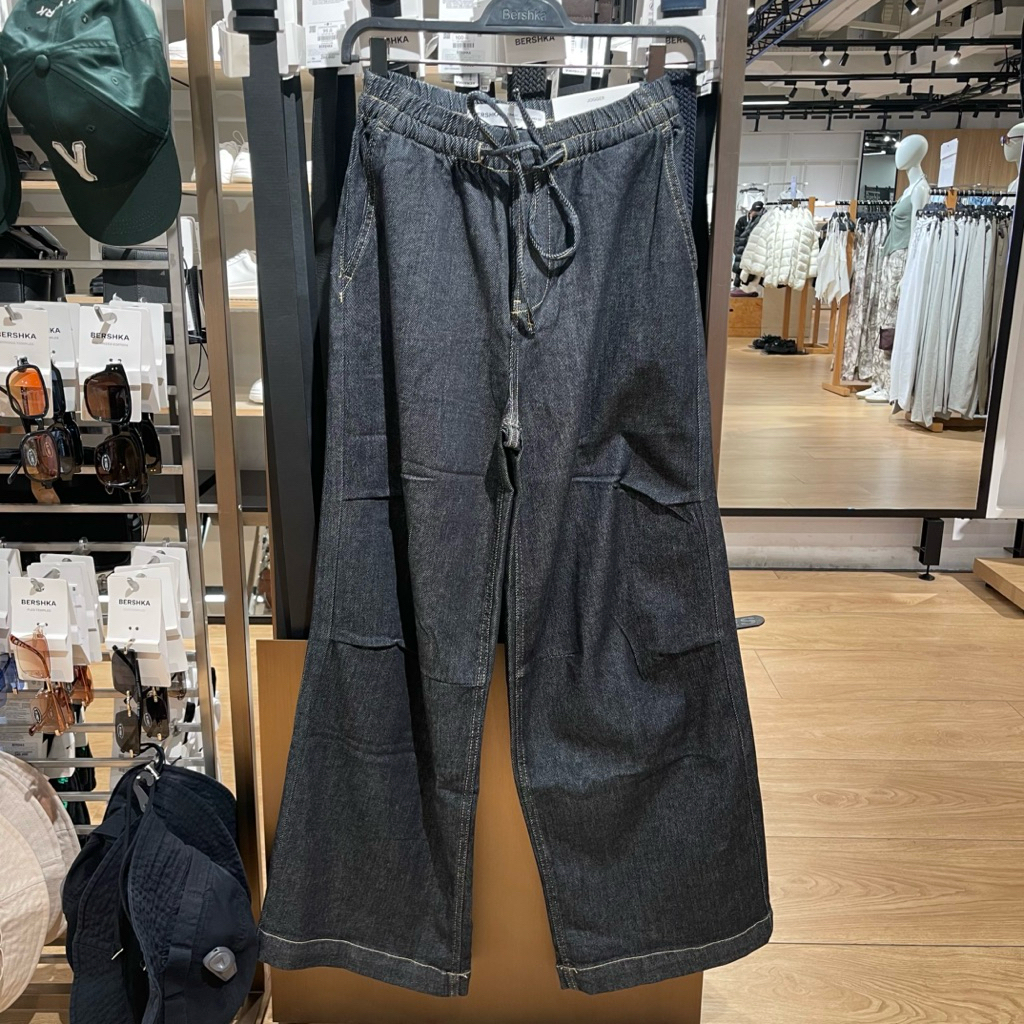 Jeans Jogger BERSHKA Women jastip (jasa titip)