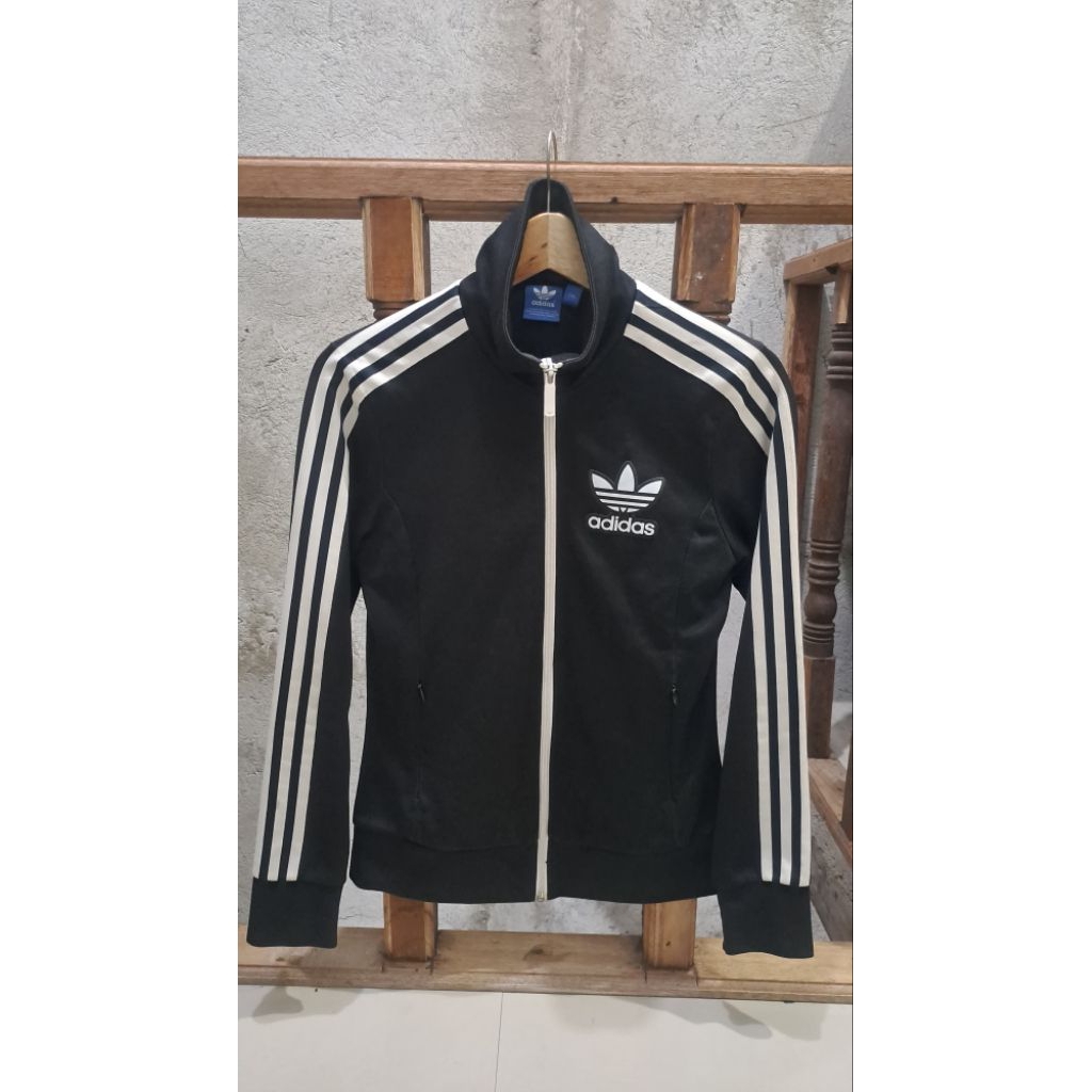 Tracktop Adidas europa original LEBAR DADA: 90 PANJANG:90