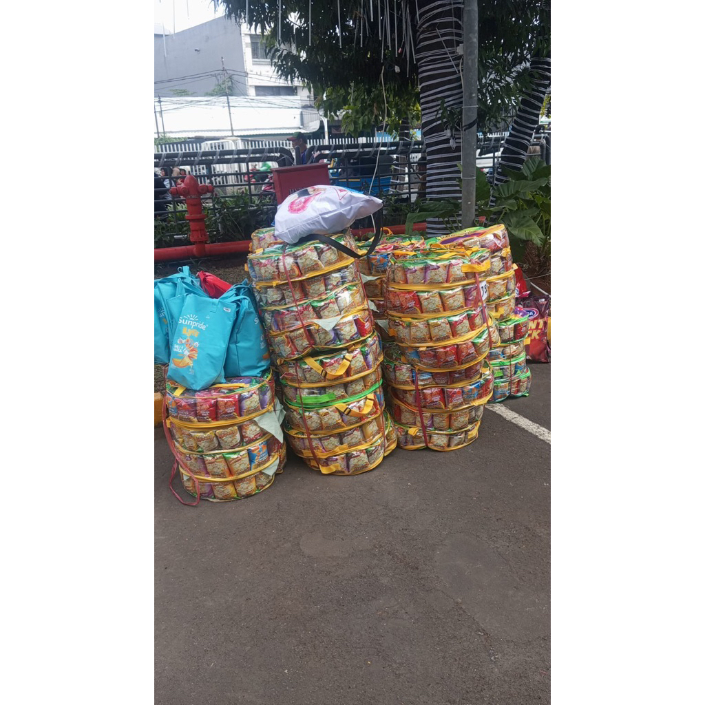 

KUSUKA KERIPIK SINGKONG SPESIAL EDITION TAS JUMBO JAKARTA FAIR KUSUKA SPESIAL PRJ