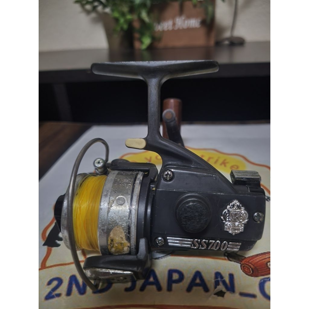 reel spinning daiwa ss 700 (d-56)