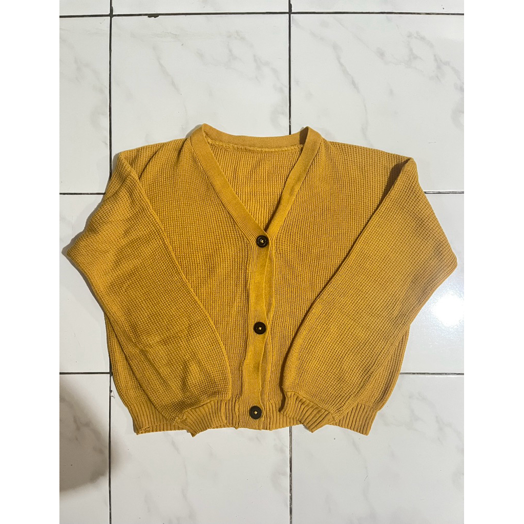 cardigan kuning