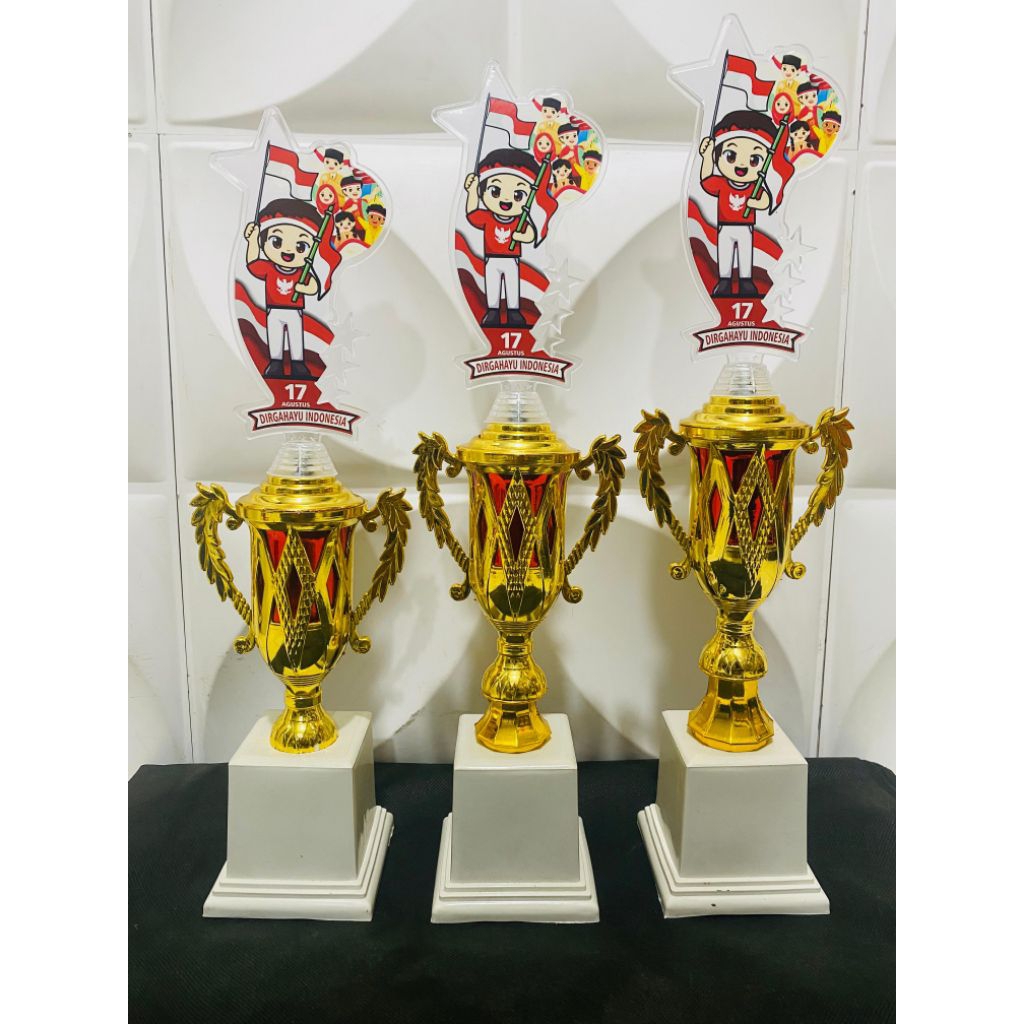 Trophy kemerdekaan figur bening set