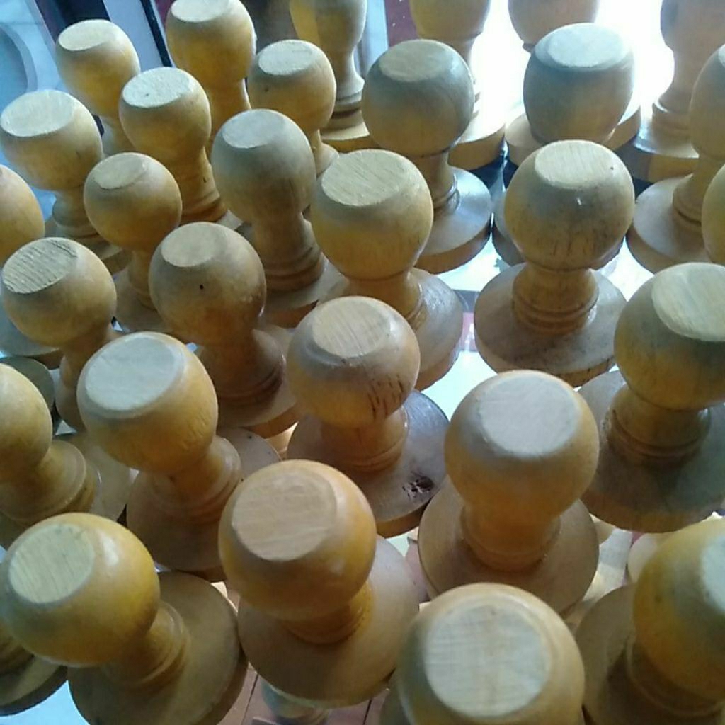 

GAGANG STEMPEL KAYU BUNDAR D42