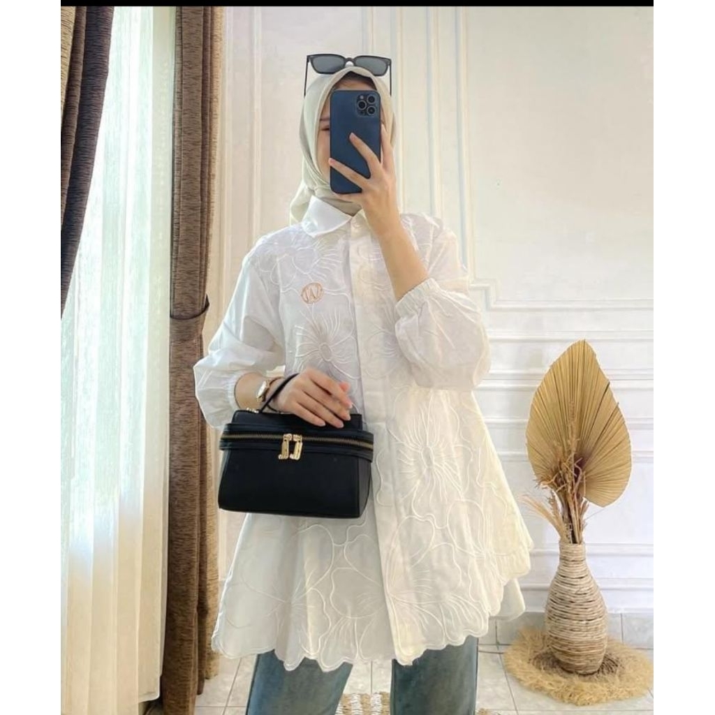 atasan winody bunga putih bordir