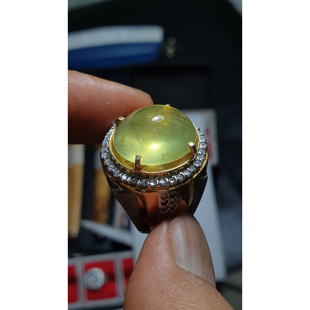 Cincin natural green sapphire Madagascar 21 CT