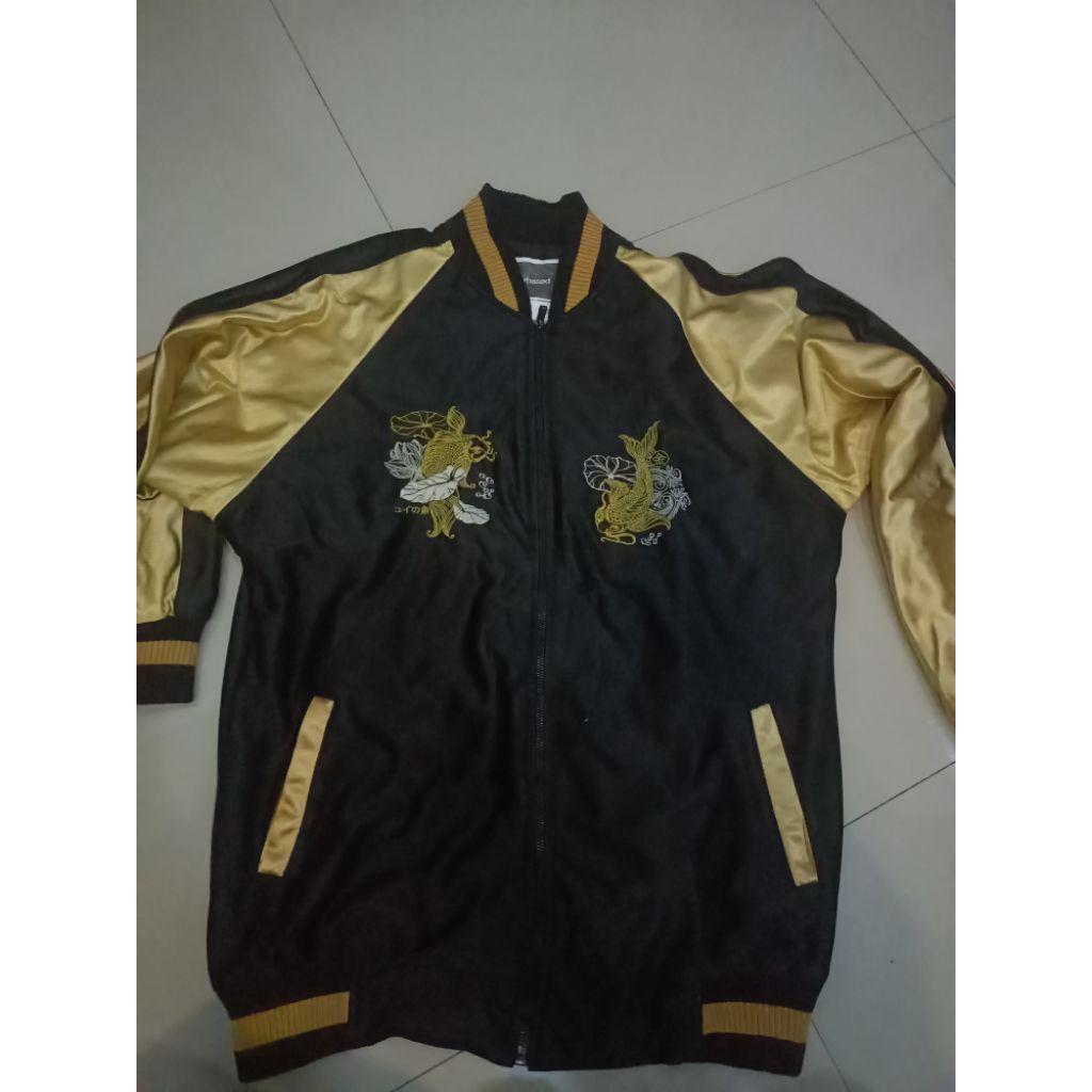 Jaket Sukajan kuning dailybased official preloved (second)