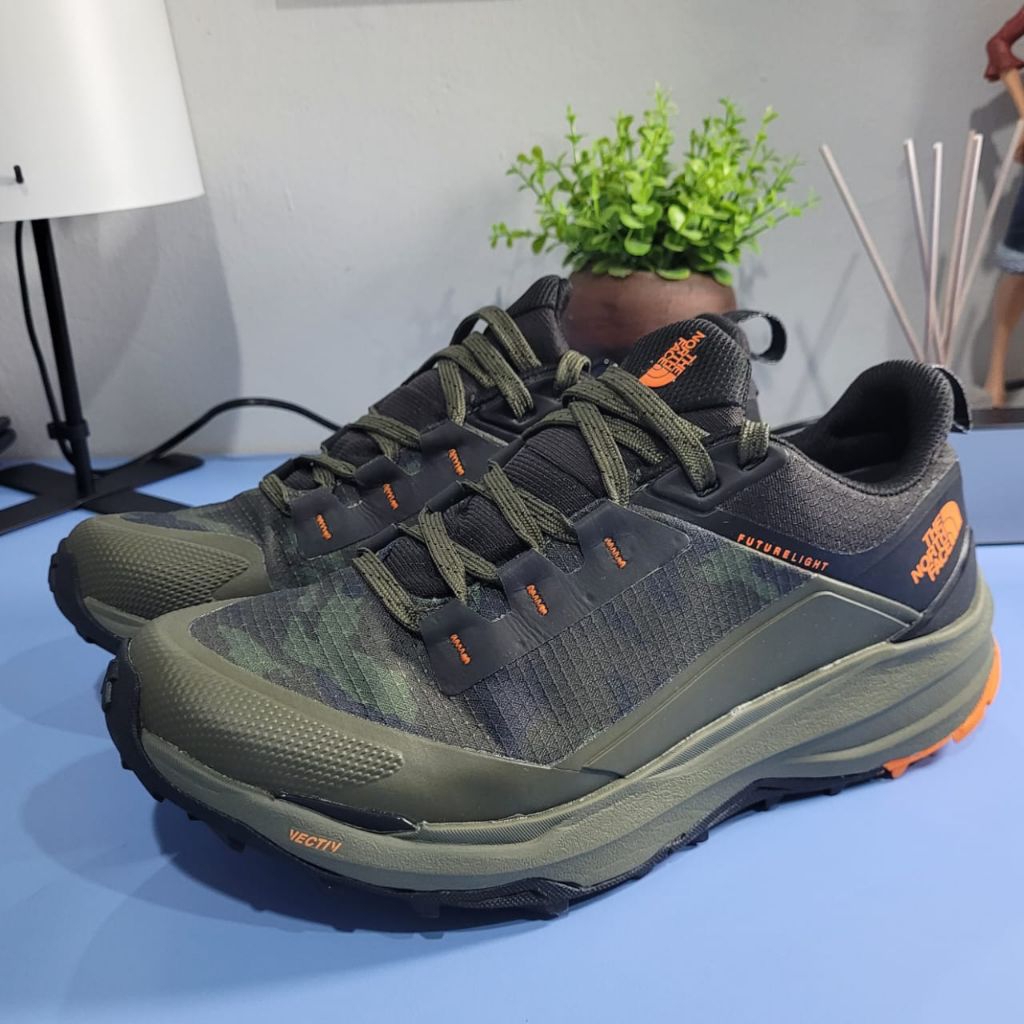 sepatu gunung hiking tracking The North Face Vectiv Exploris 2 Futurelight size 40