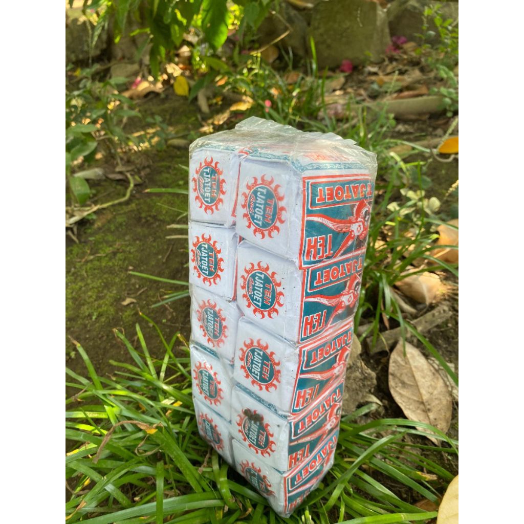 

Teh cap TJATOET hijau 1 pack ( 40 gr isi 10pcs )/teh Tubruk melati jasmine/tehnya orang kebumen